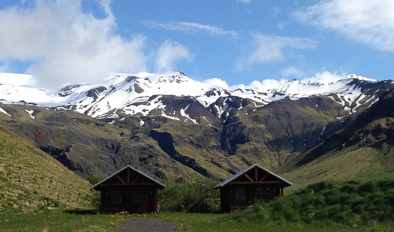 Schneebedeckte Berge in Island